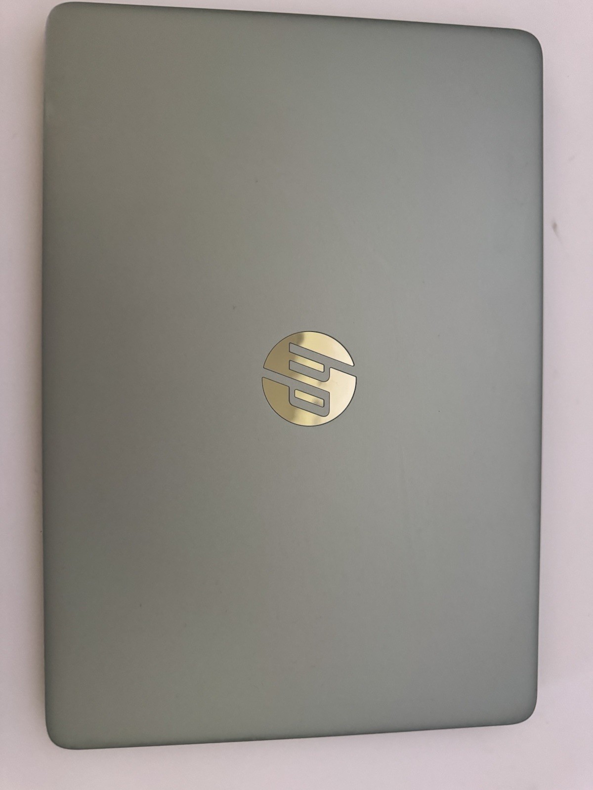 New | HP laptop | Green | O/S | Model: RTL8852BE |