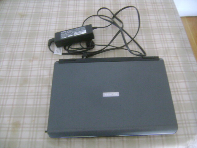 Toshiba Satellite M105-S3084 Laptop FULLY FUNCTIONAL WINDOS XP