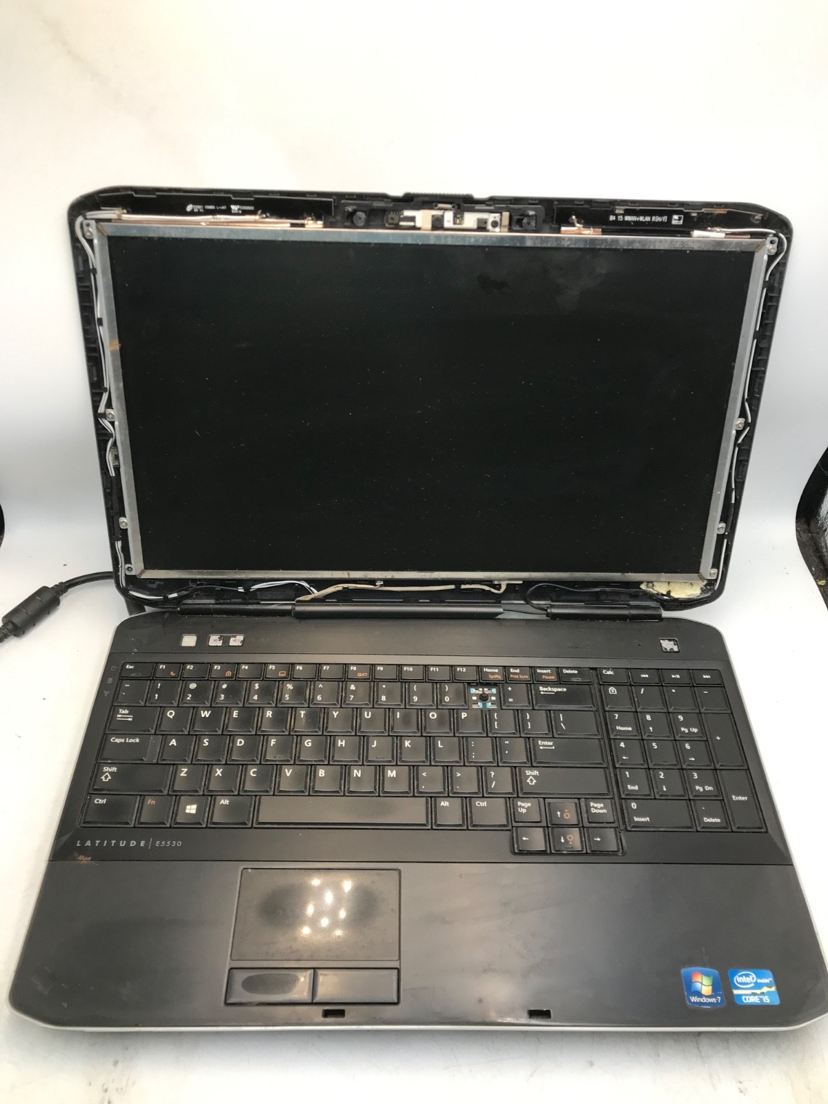 Dell Latitude E5530 Intel Core i5 3rd Gen. 15.6″ Laptop-NO BOOT/BROKEN HINGE-MZ