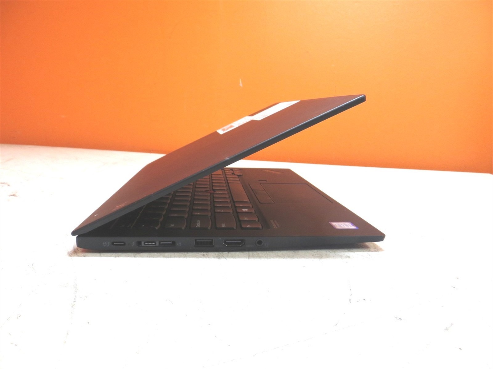 Scratched LCD Lenovo ThinkPad X1 Carbon Gen 7 Intel i5-8265U 1.6GHz 8GB 256GB
