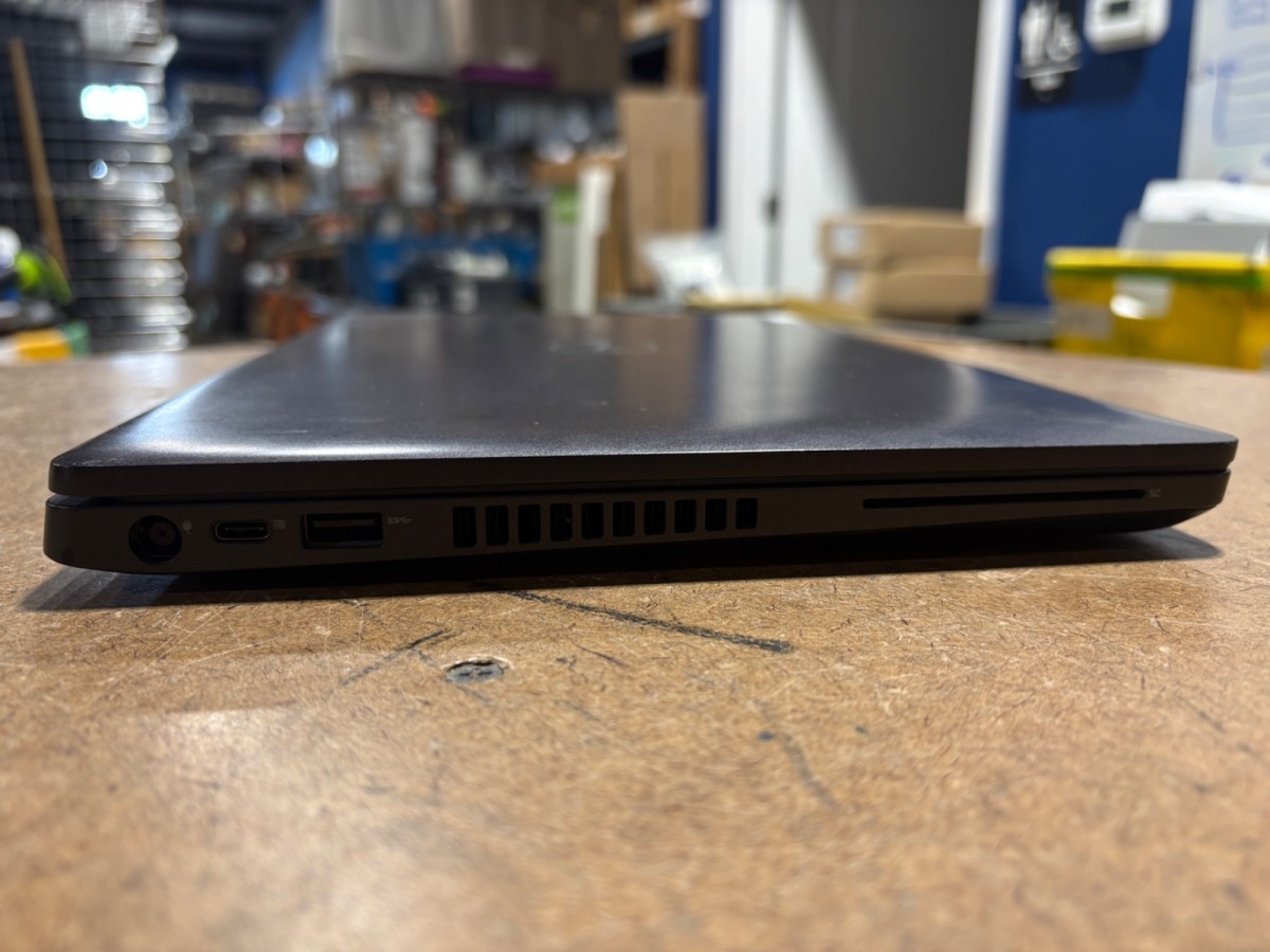 Dell Latitude 5400 14″ FHD i5-8365U 8GB RAM 256GB SSD No Charger/OS READ
