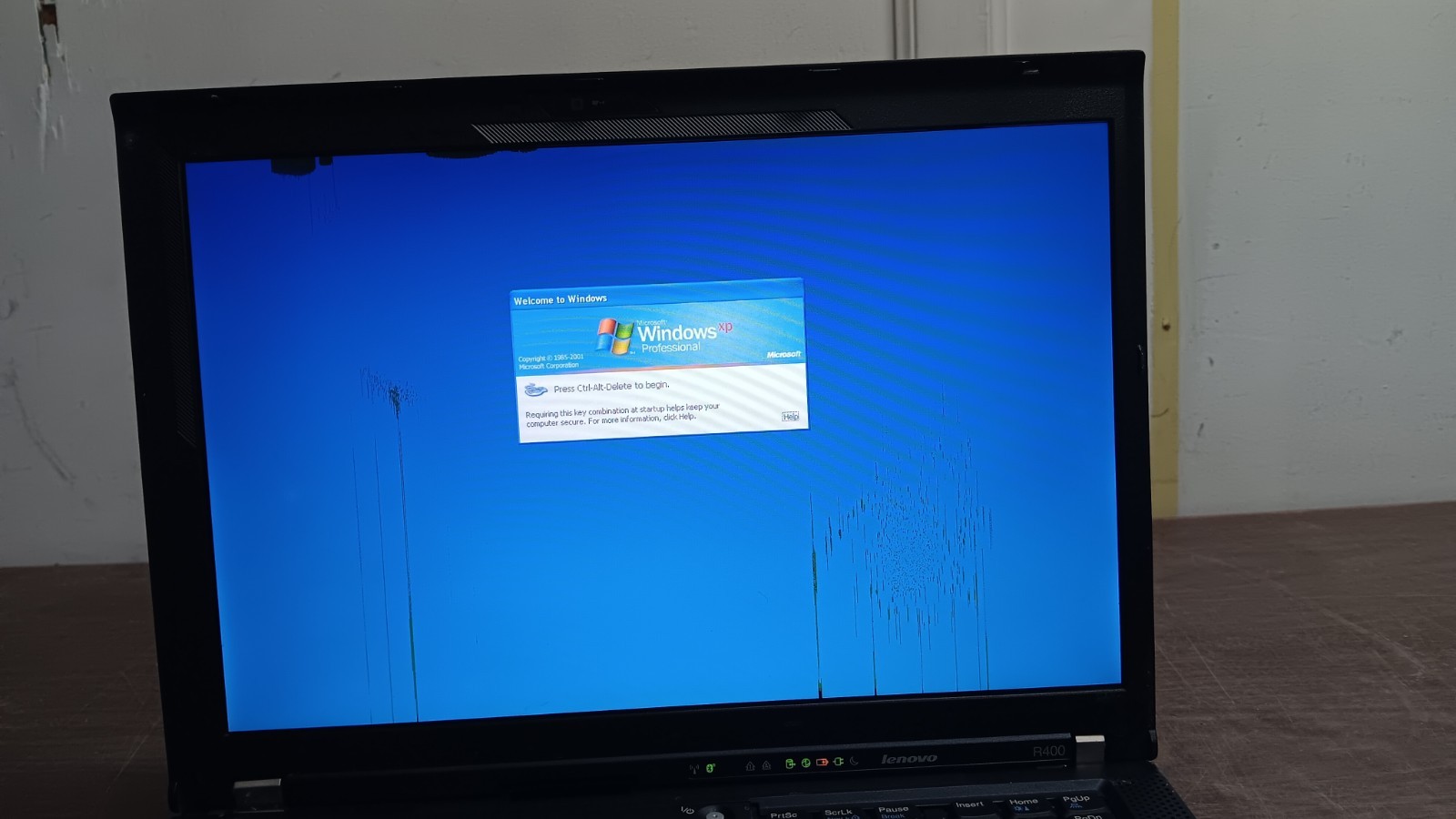IBM Lenovo ThinkPad R400 Laptop core 2 Duo 100 GB HD Windows XP 14″ LCD Parts