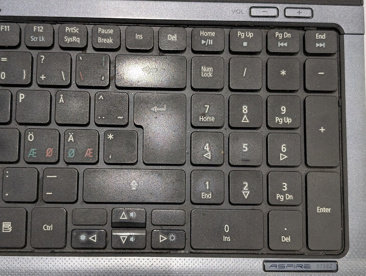 Acer Aspire 5738z – Not Tested, No RAM/HDD, Signs of Use