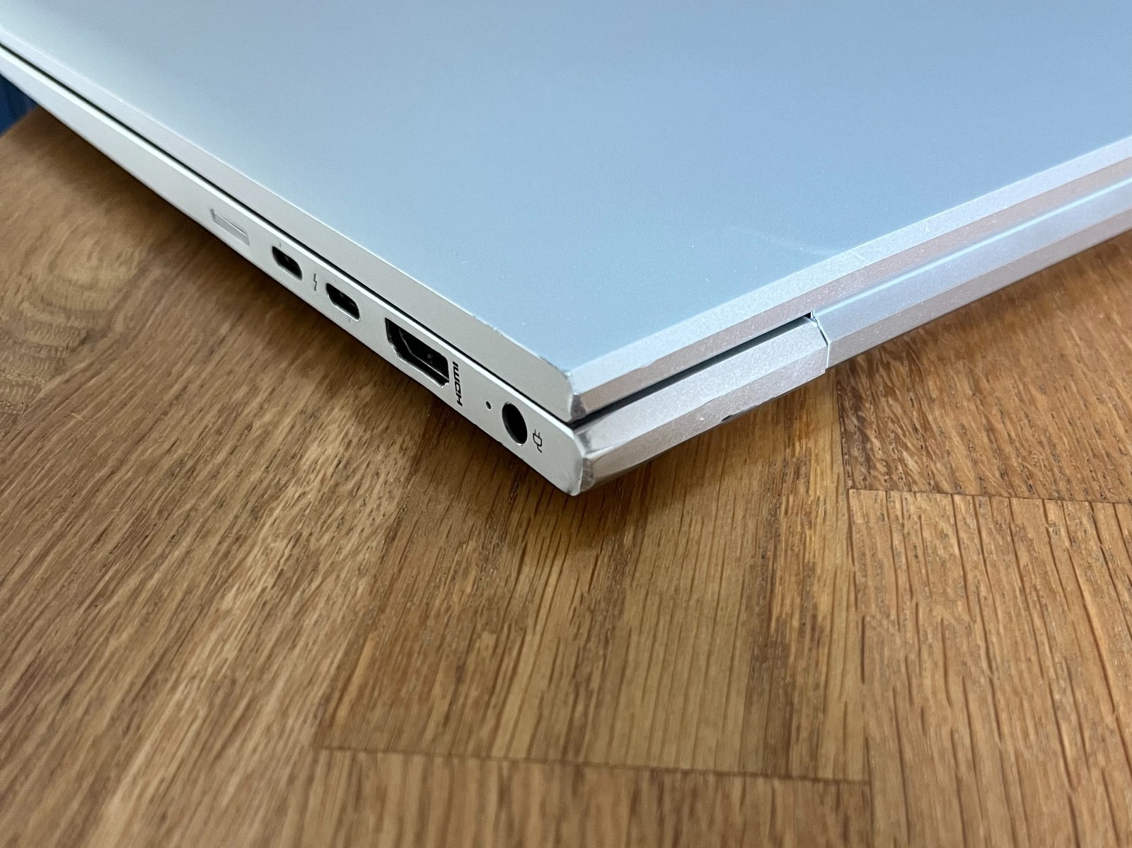 HP EliteBook 840 G8 Intel i5-1145G7 16GB RAM 256GB SSD w/ Damaged Corners