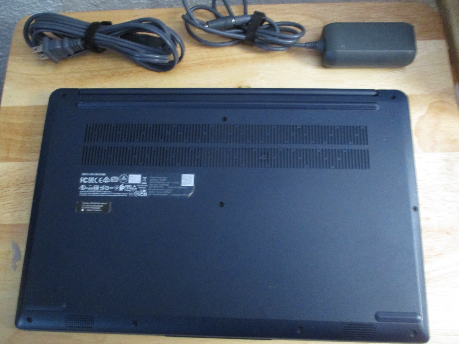 Lenovo Ideapad Laptop Computer AMD Ryzen 3 7320U 15.6 Radson Grph 238GB 8GB RAM