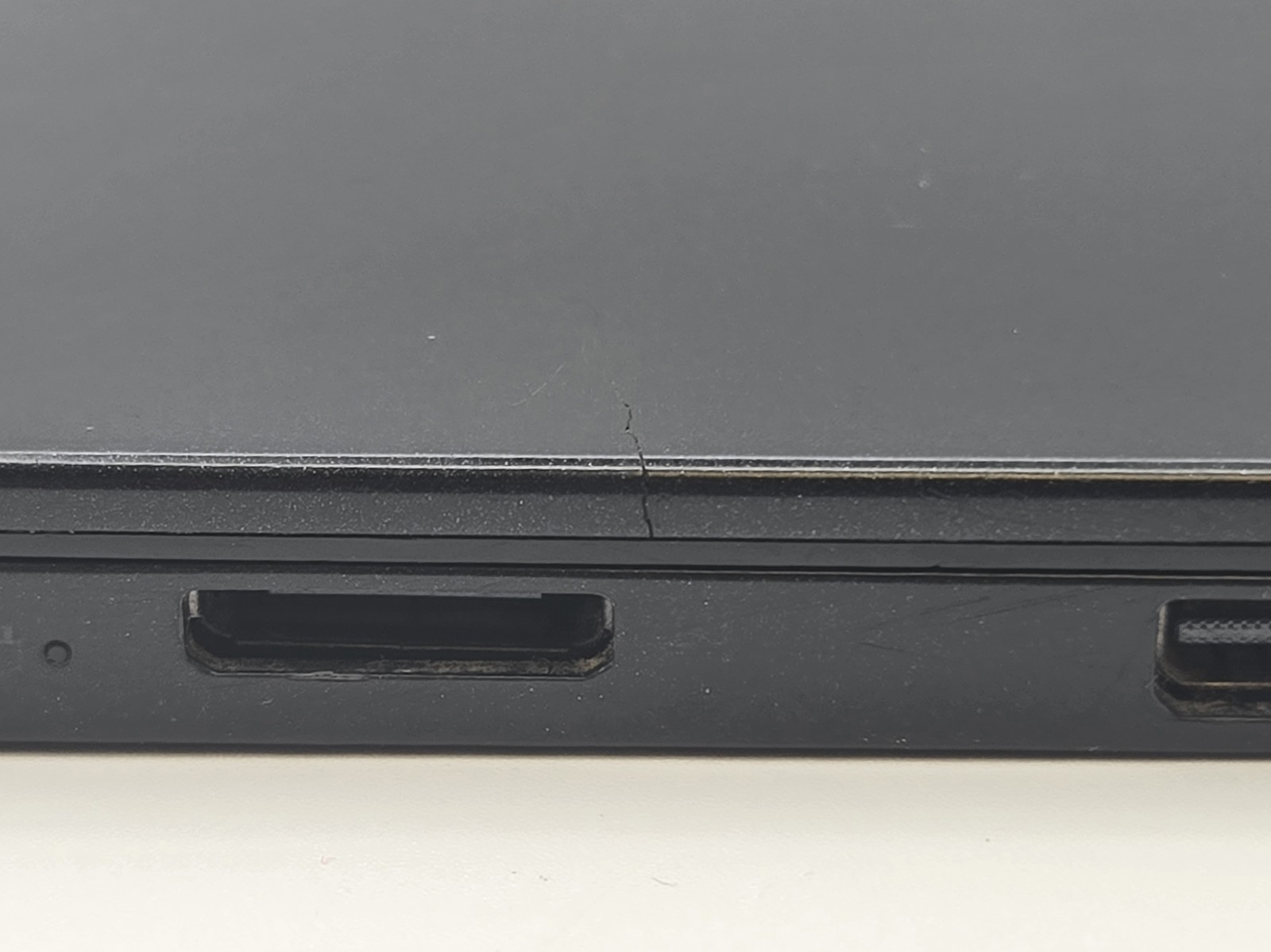 Lenovo ThinkPad X1 Carbon 4th Gen 14″ QHD I7-6600U 256GB SSD 16GB W10P FPR
