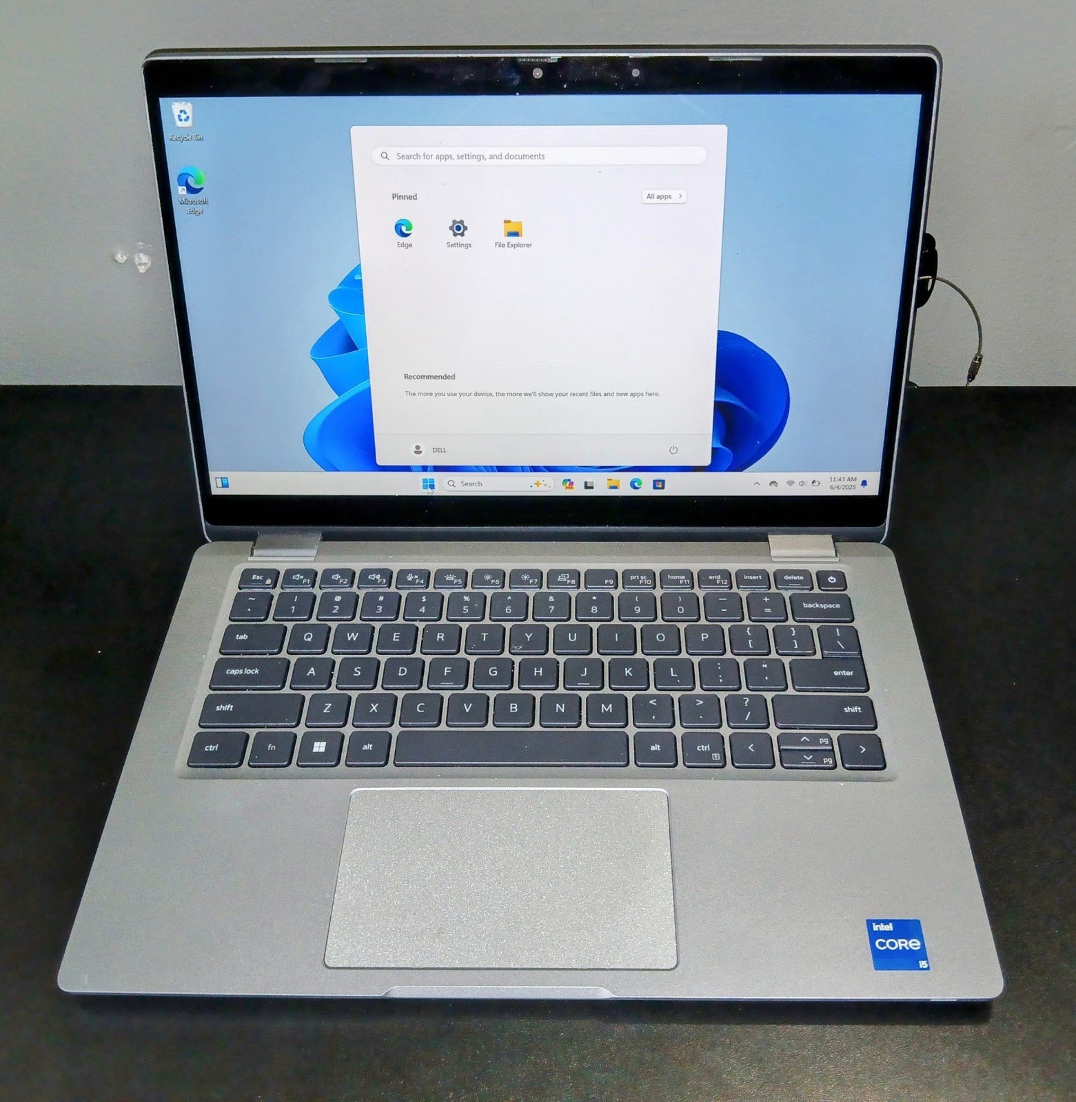 Dell latitude 5330 2 n 1/ 12 th gen i5/ 8 ram/ 256 ssd/Touchscreen/plz read desc