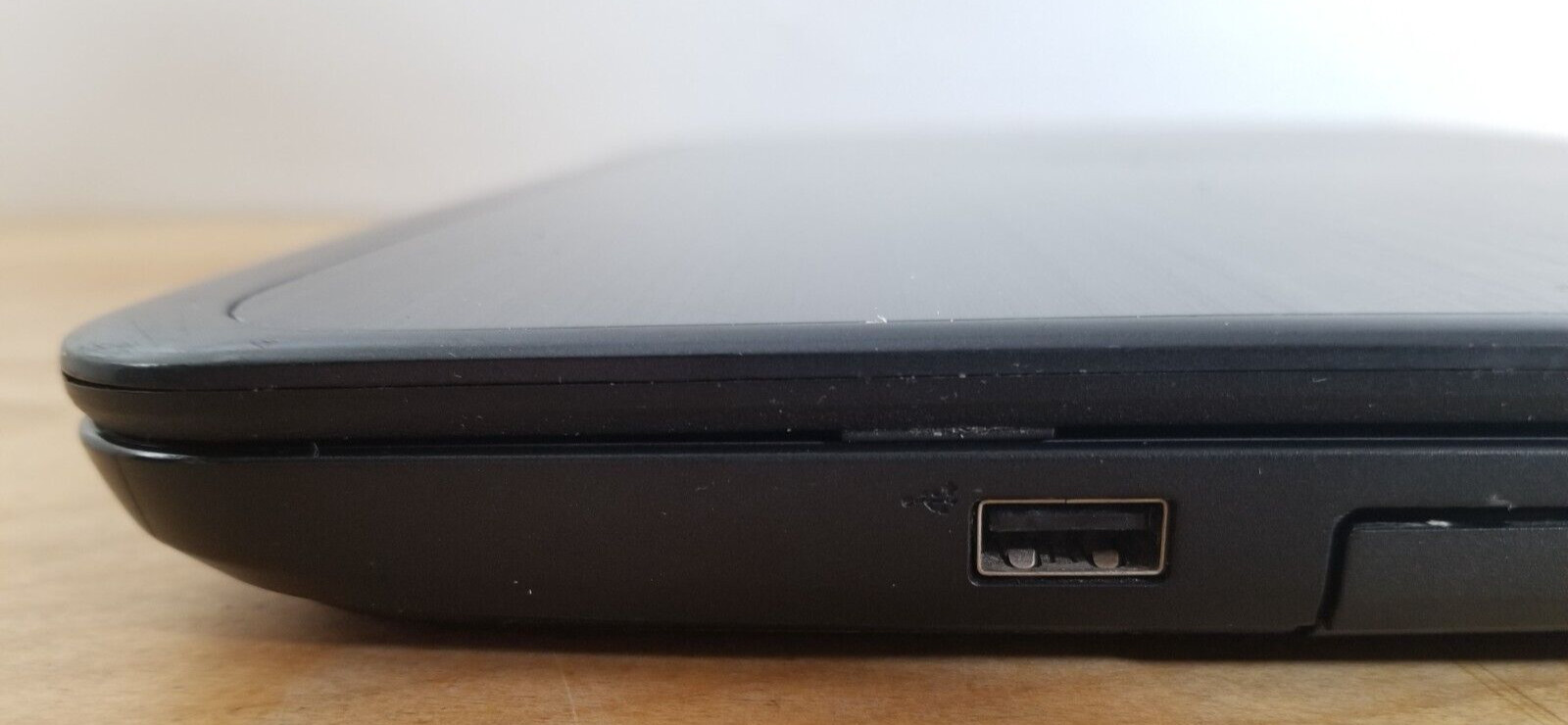 DELL LATITUDE 3540 15.6″ i5-4200 1.6GHz 4GB RAM Windows 10