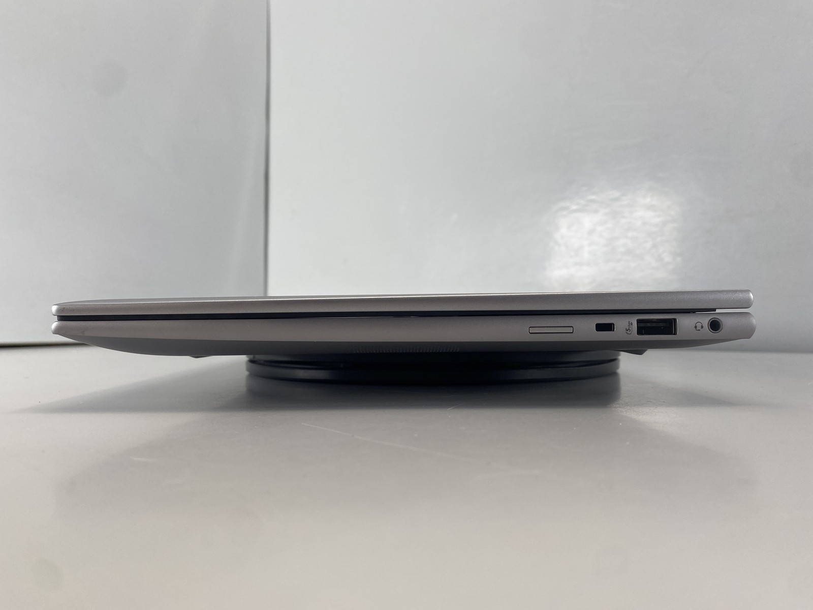 HP Laptop ZBook FireFly 14 G11 14″ AMD Ryzen 9 Pro 8945HS 1TB- Silver