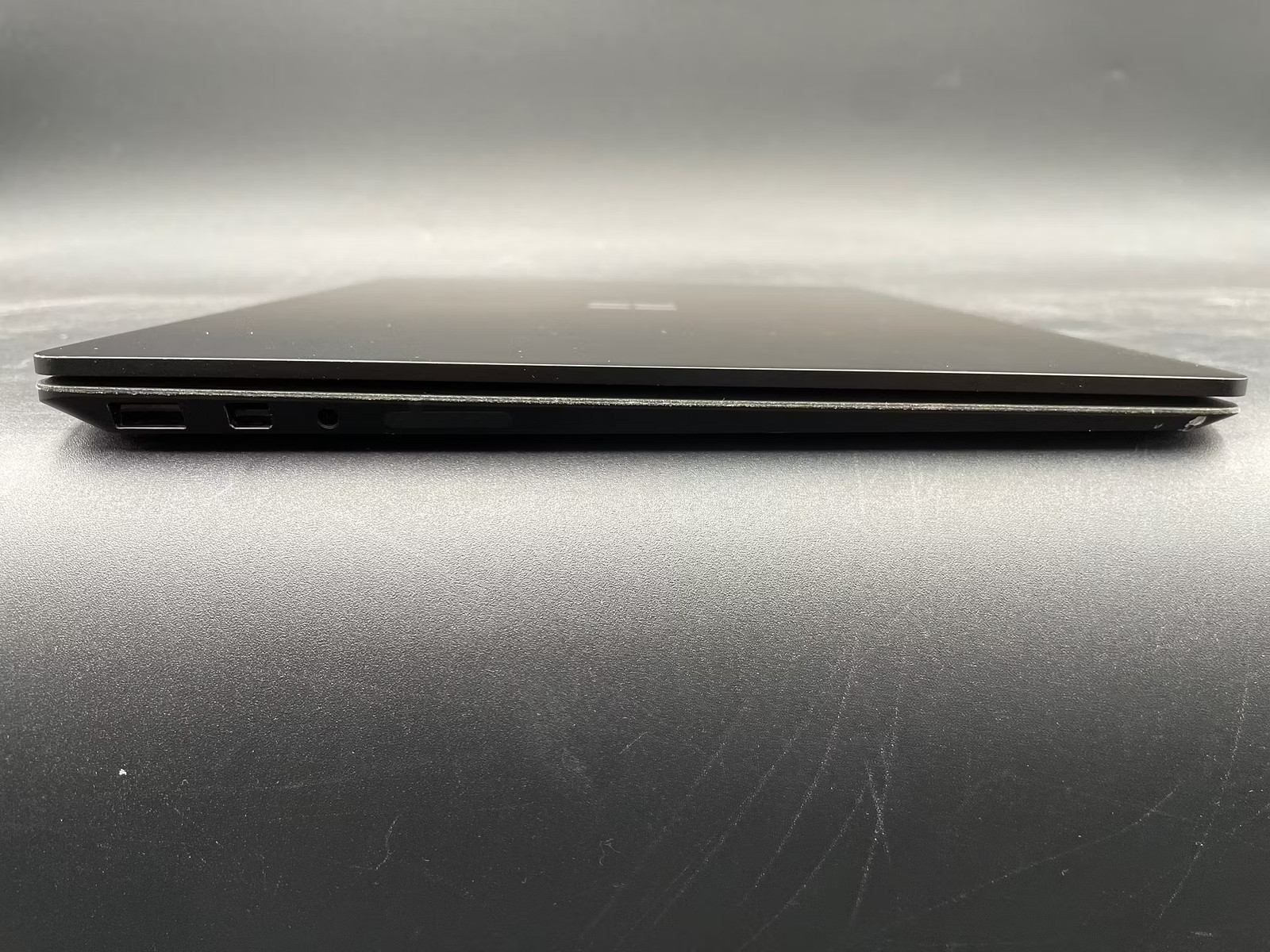 Microsoft Surface Laptop 2 Used 13.5″ (i7-8650U-16GB-512GB NVMe)