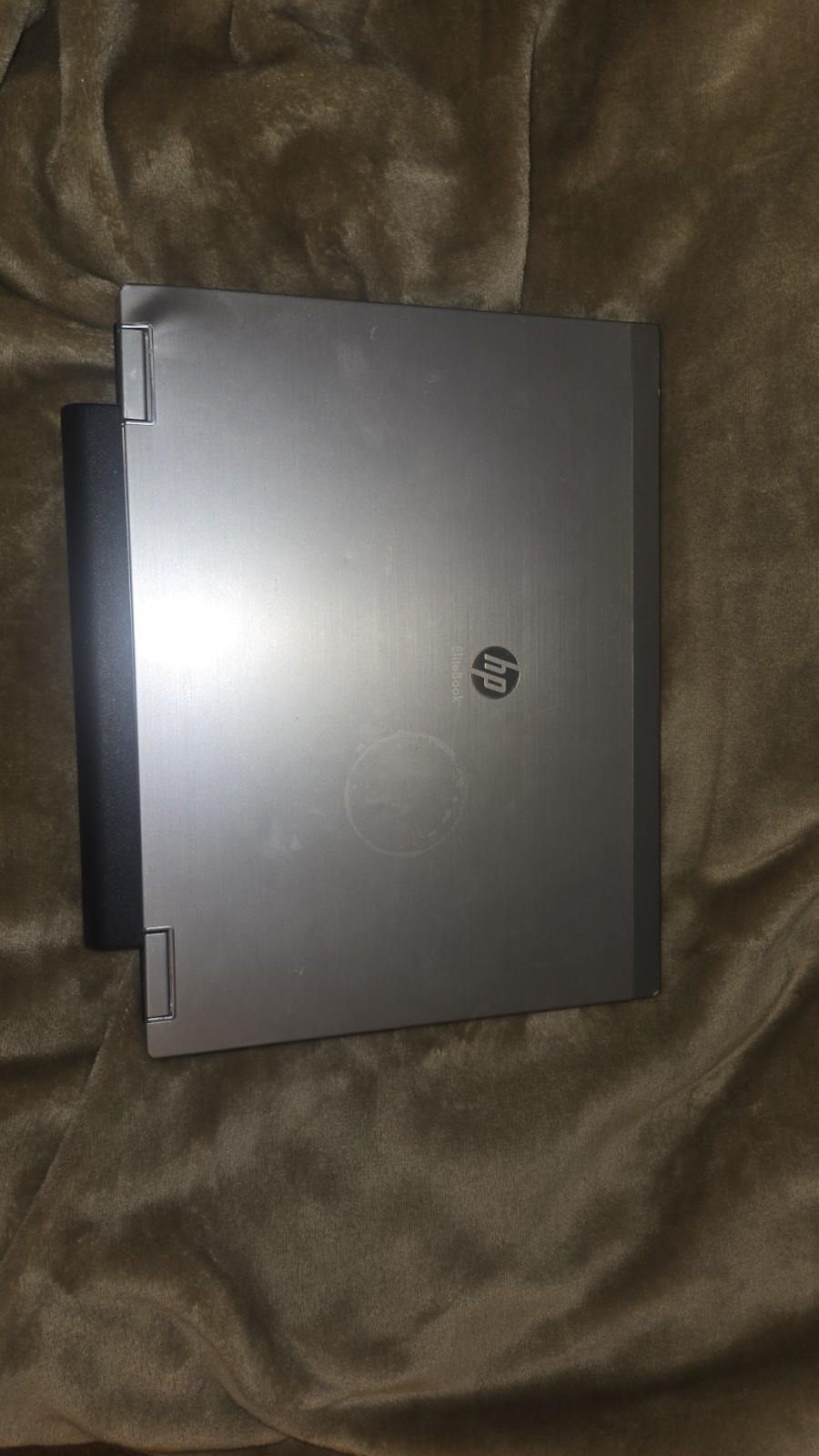HP HP EliteBook 2540p (XT932UT) i7 L 640 1GB No HD, ssd slot