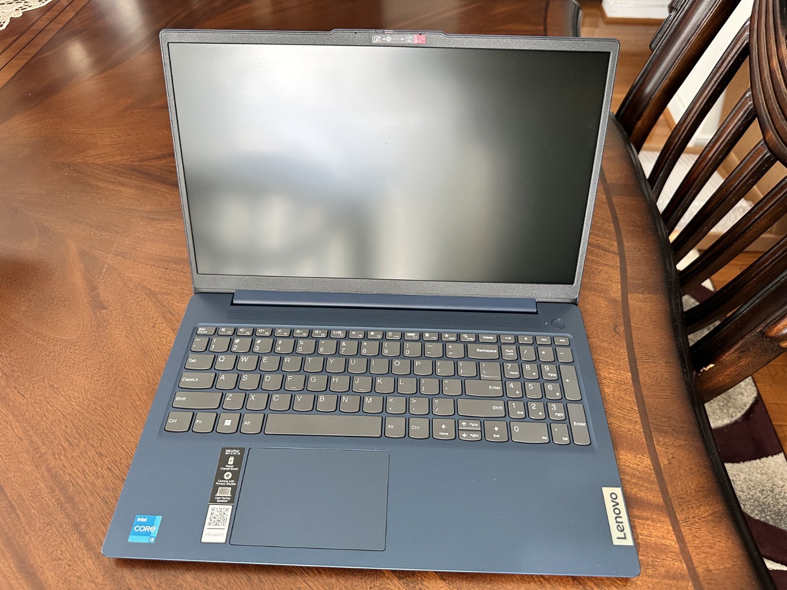 Lenovo IdeaPad Slim 3 15IAN8 15.6 inch Intel Core i3-N305 1.8 Ghz 8 Core