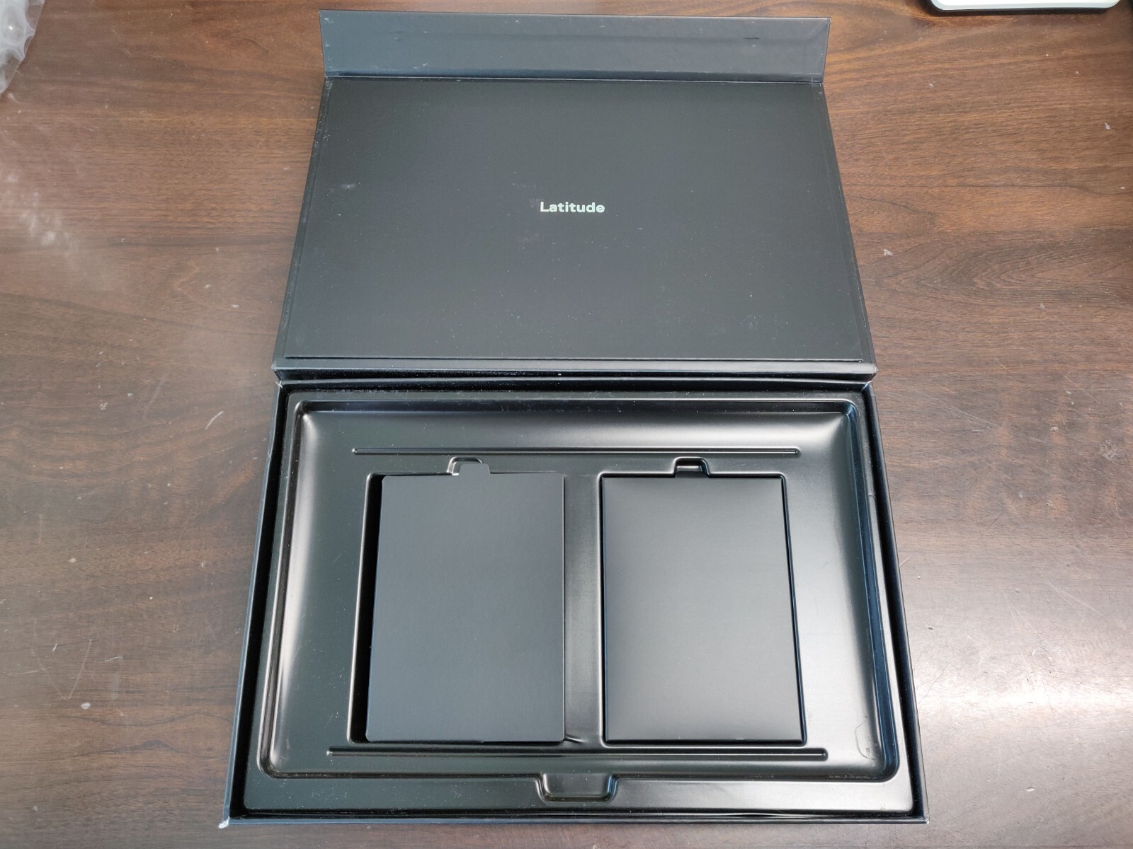 Dell 15″ Latitude 9520 Multi-Touch 2-in-1 Laptop i7-1185G7 16 GB DDR4 512 GB SSD
