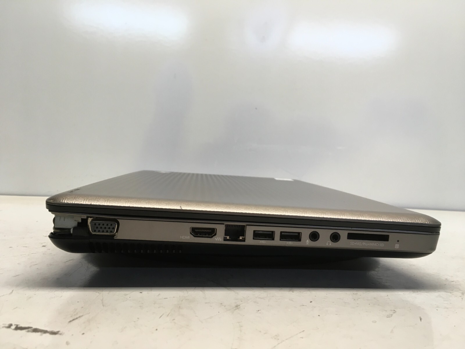 HP G62-225DX Intel Pentium Dual-Core T4500 2.3GHz 3 GB NO HDD No Batt