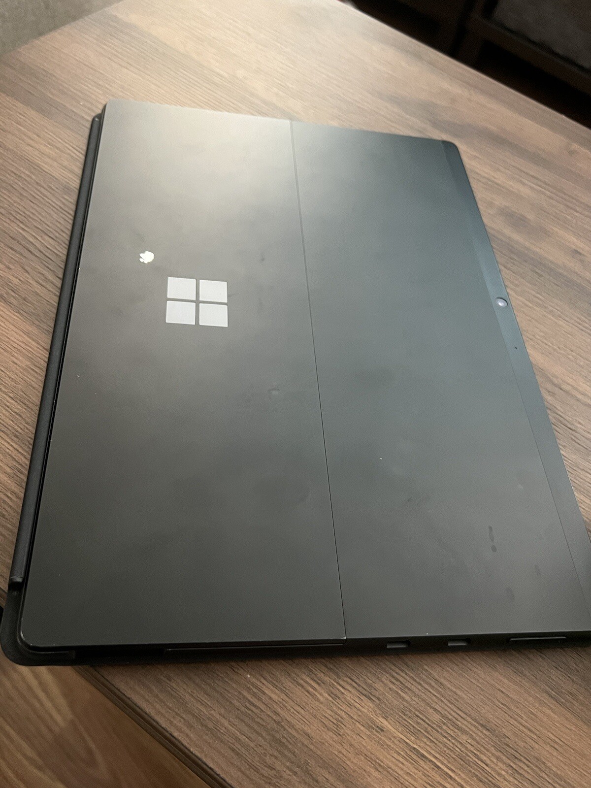 Microsoft Surface Pro X 13″ (256GB SSD, Microsoft SQ1, 3.00 GHz, 16 GB)…