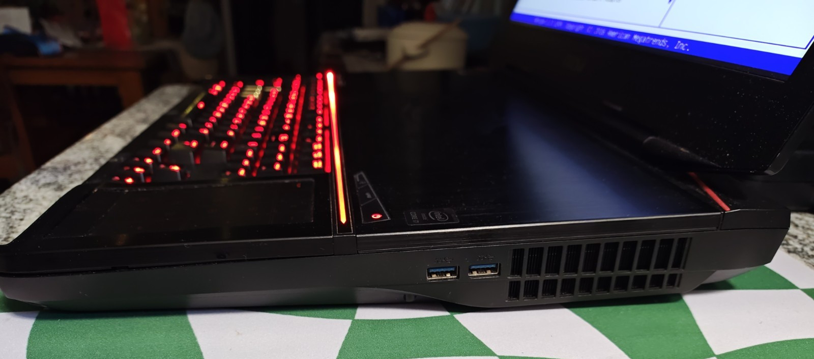 MSI GT80 2QE Titan Gaming Laptop | Dual GTX 980M | Cherry MX Mechanical Keyboard