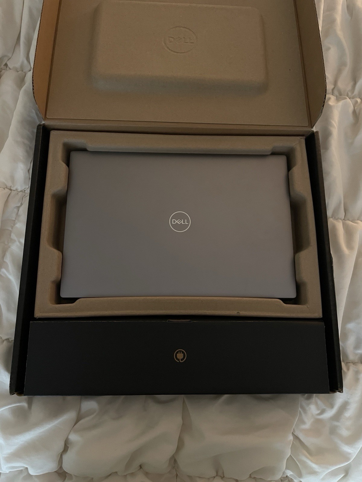 Dell Precision 5490 Workstation, intel vPro, Windows, w/ charger
