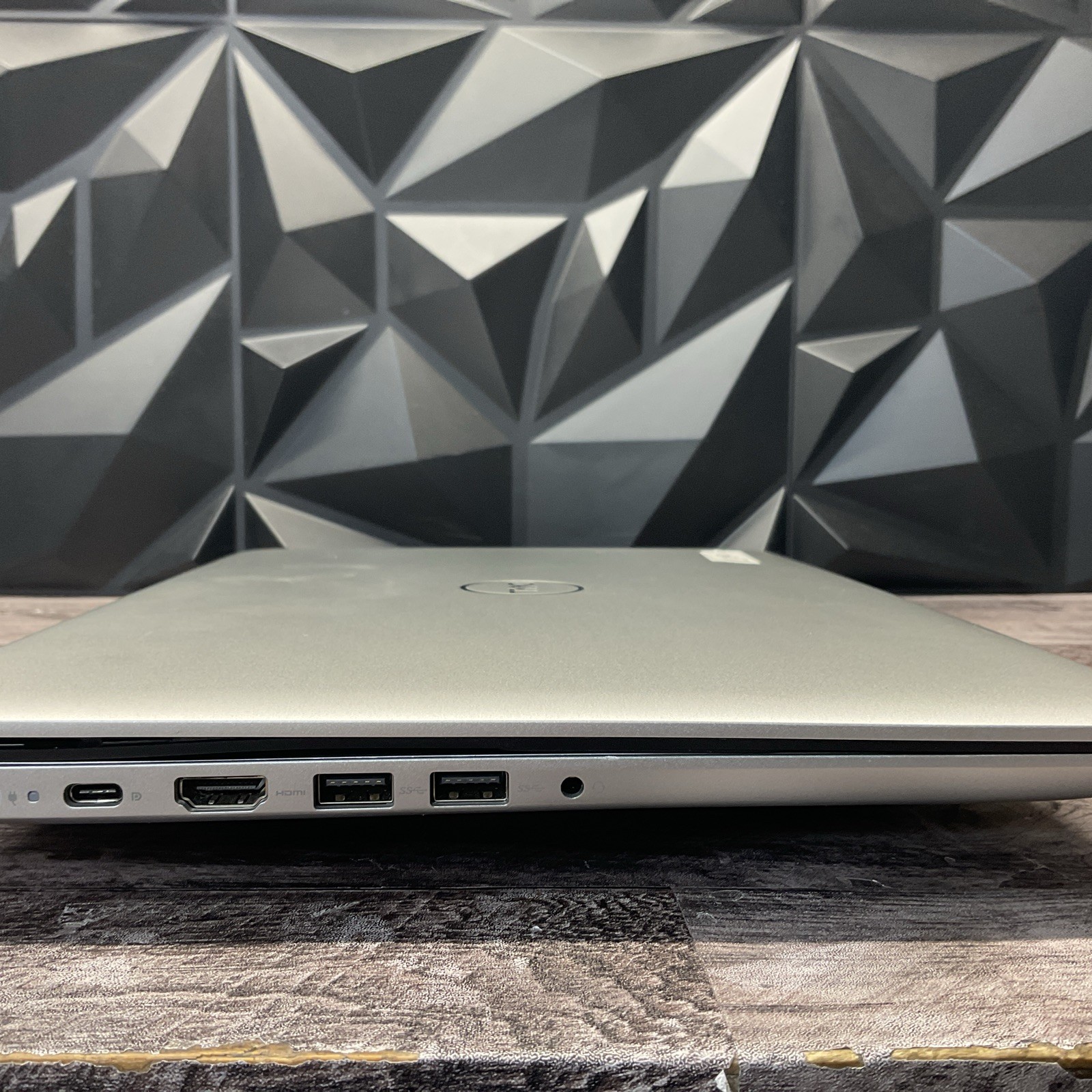 Dell Inspiron 5585 / Ryzen 5 3500U / 8GB RAM / 256GB SSD / Windows 11 Pro / C20