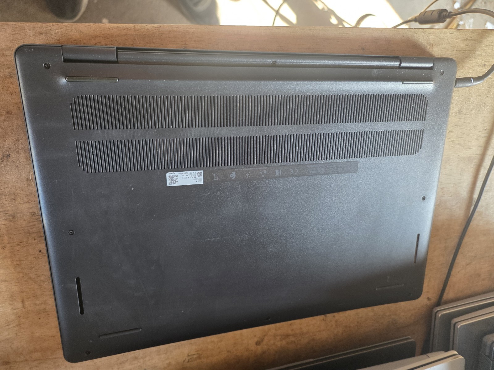 Dell Dc16250 16″ Touch Intel® Core™ 7-150U, 10 cores 1 TB SSD 16 GB DDR5 W Ac