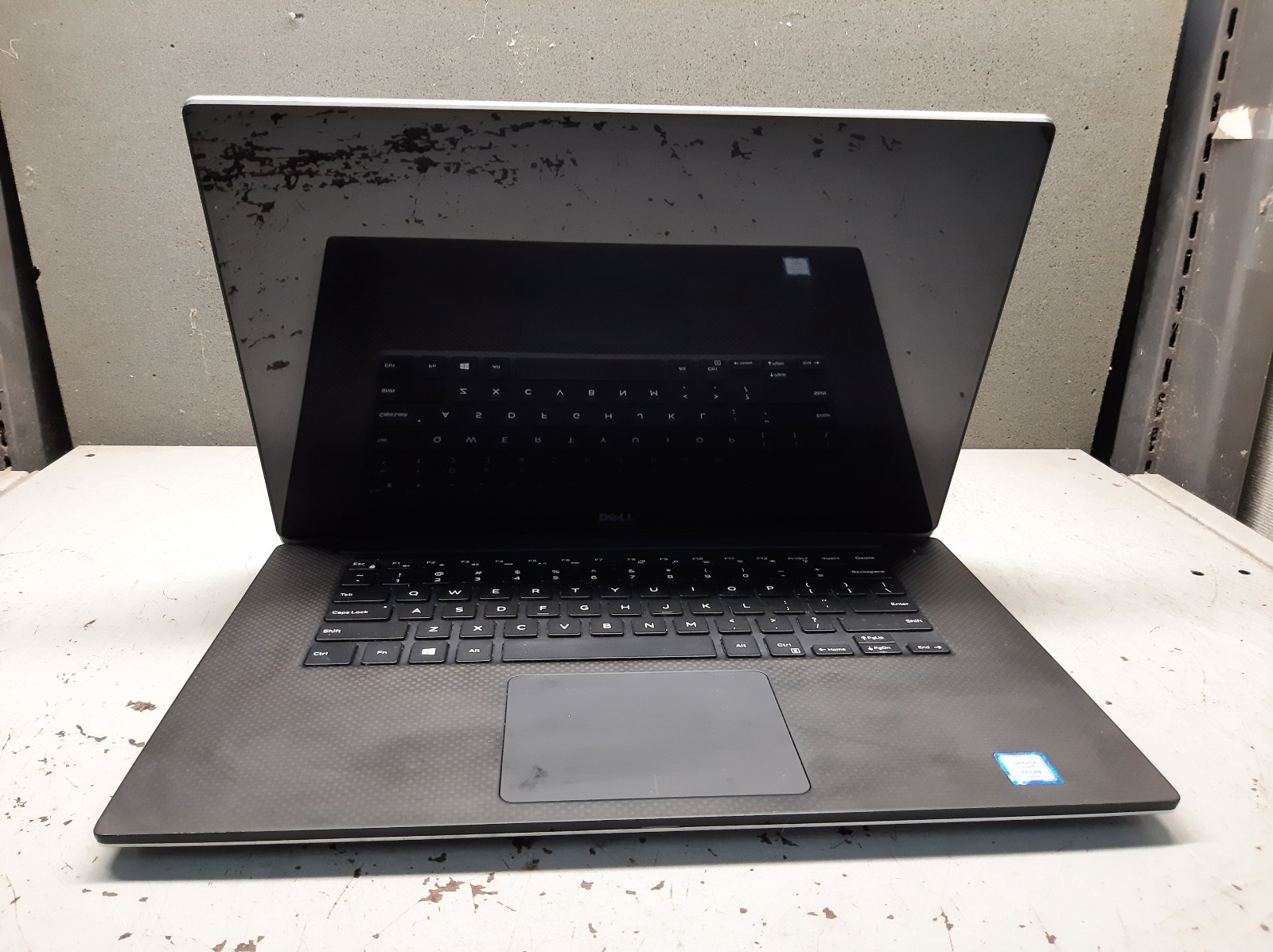 Dell Precision 5510 15.6″ Xeon E3 1505M v5 8GB RAM 512GB SSD NVIDIA Windows 11