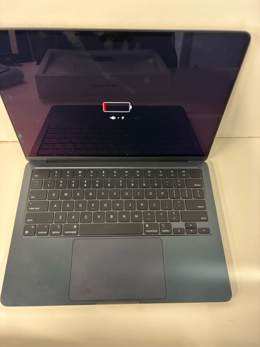 APPLE MACBOOK AIR A2681 (P18029585)