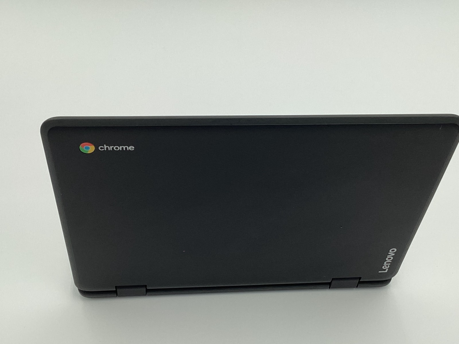 Lenovo 300e Chromebook 81H0 (11.6″ Touch, 4GB, 32GB eMMC, ChromeOS) w/ Charger