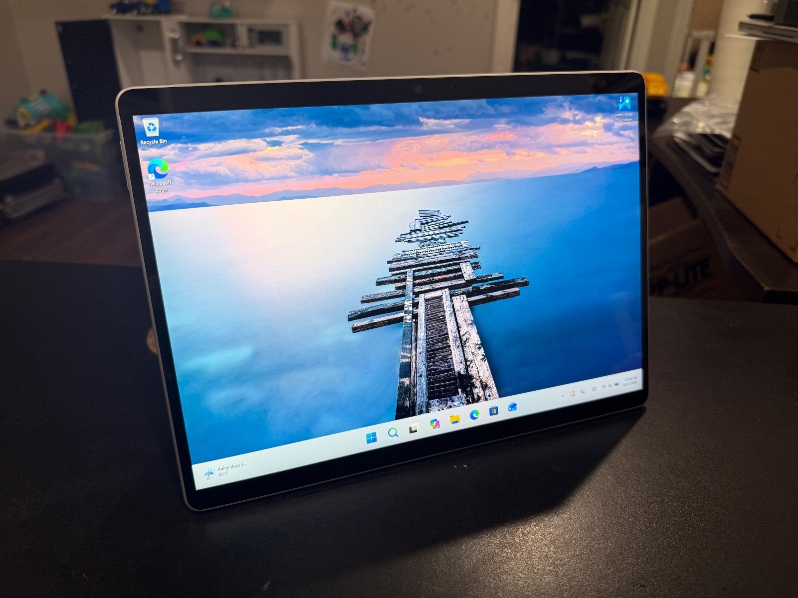 Microsoft Surface Pro 8 1983 2.60GHz i5-1145G7 8GB RAM 256GB SSD Win 11 Pro