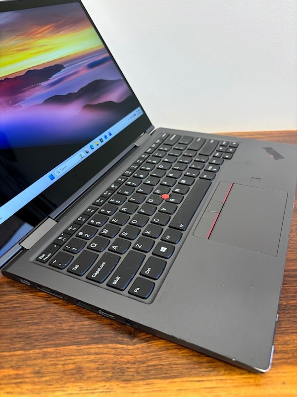 Lenovo ThinkPad X1 Yoga Gen 5 14″ Touch i5-10310U 1.7GHz 16GB 256GB SSD Win11P