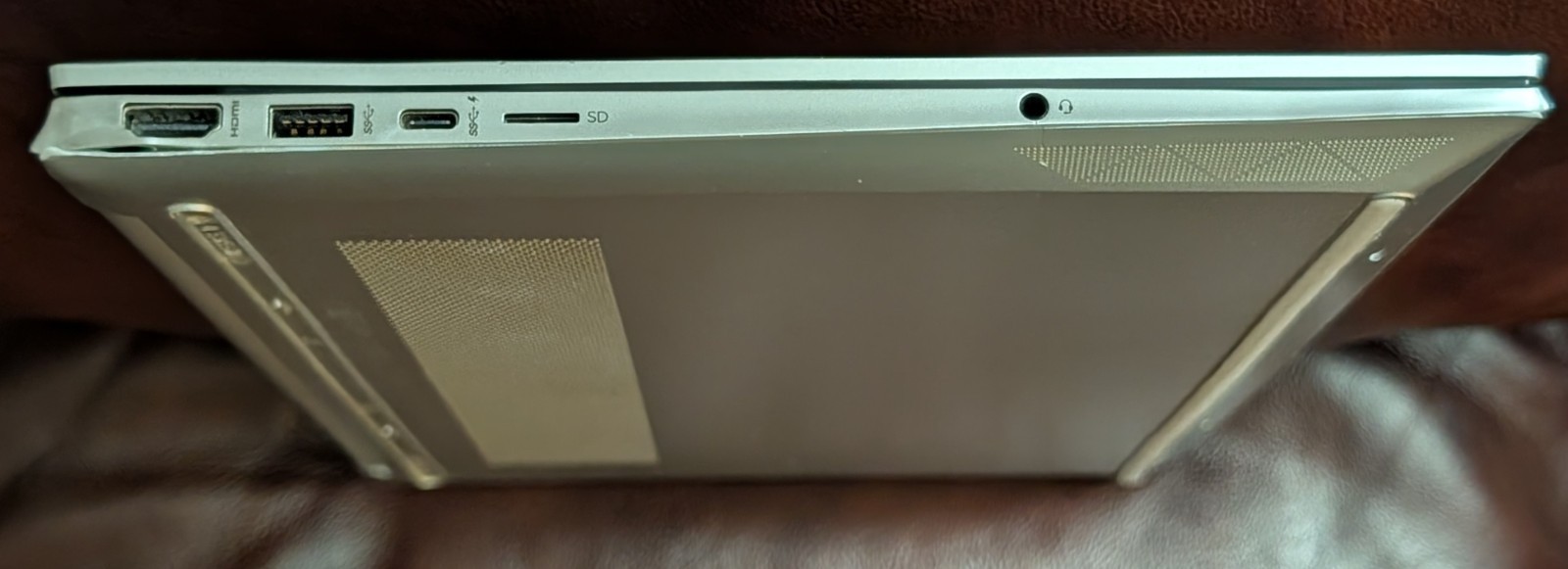 HP Pavilion 15z-eh100 Laptop, 15.6 FHD, Ryzen7 4700U, 16GB, 512GB SSD *PLS READ*