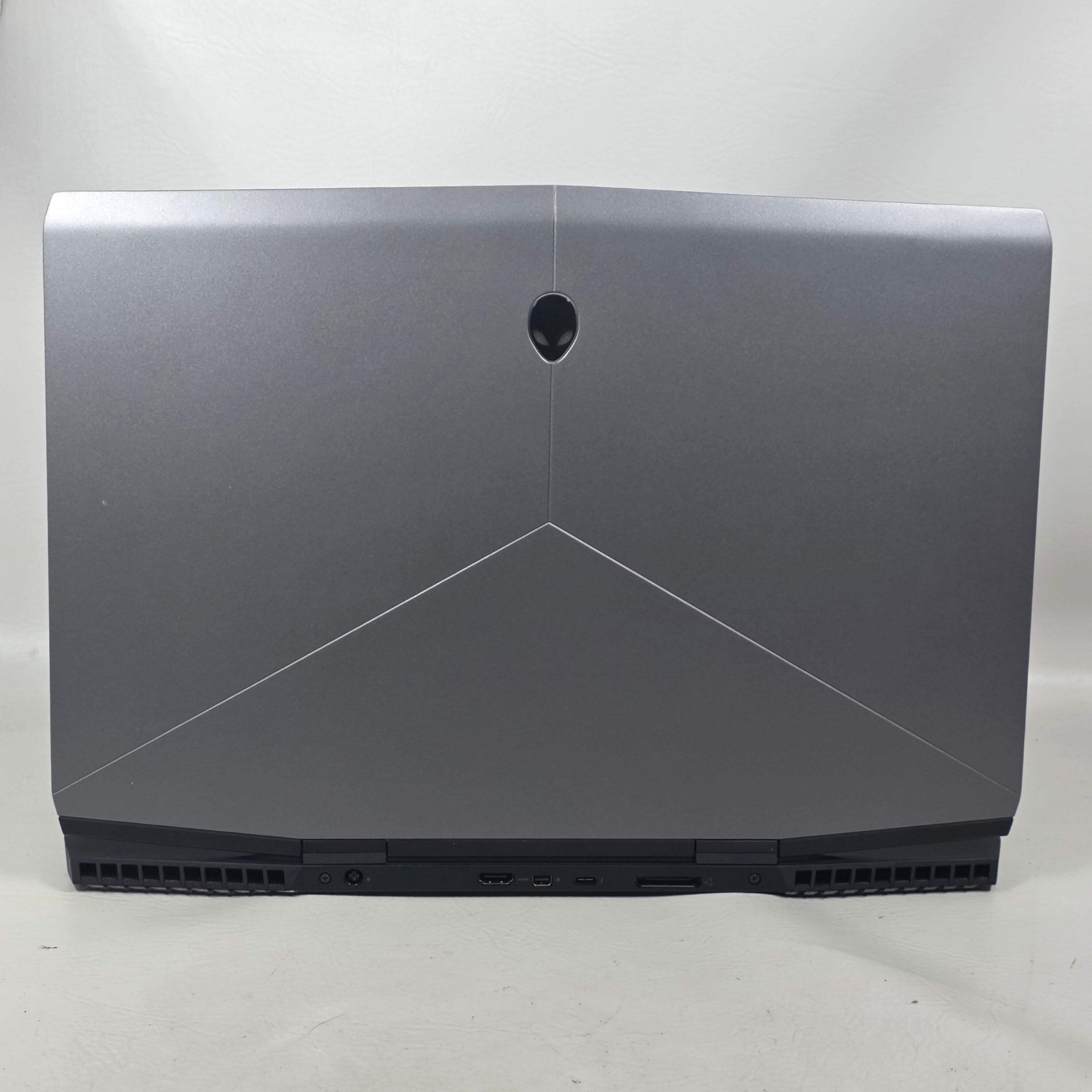 Alienware M17 D6USBF 17.3″ i7-8750H 2.2GHz 16GB RAM 954GB SSD 932GB HDD GeForce
