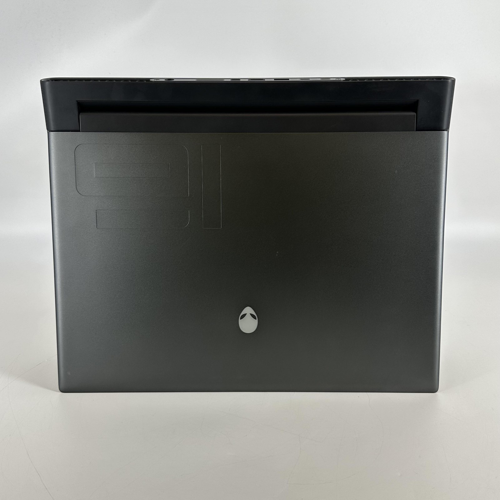 Dell Alienware M16 R1 165Hz QHD+ 2.1 GHz i7-13700HX 16GB 1TB SSD RTX 4070