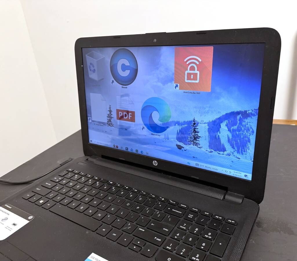 HP Pavilion 15.6″ TPN-C125 laptop computer w/Intel Core i3 processor – runs