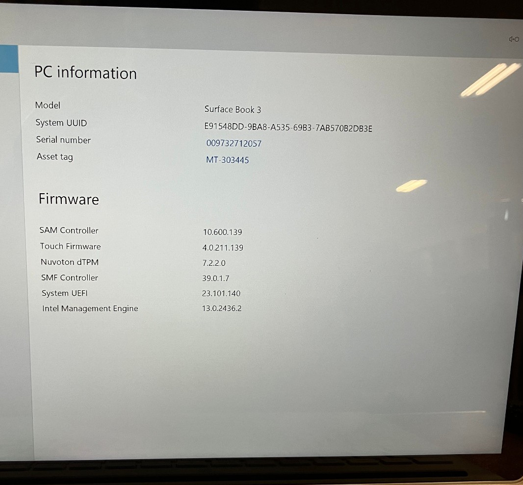 Microsoft Surface Book 3 1900 NVIDIA G. GTX 1650 Intel Core i7-1065G7 32GB 1TB