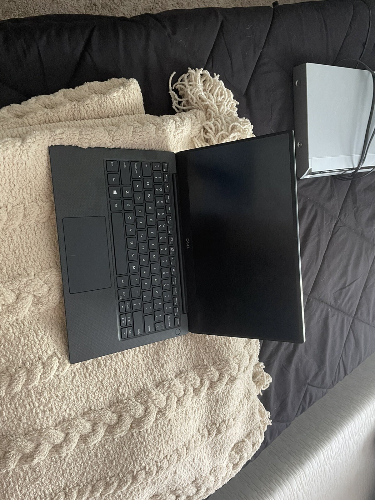 Dell XPS-13 9305 (220 GB SSD, 8GB RAM, 11th Gen Intel i5 2.40GHz CPU)