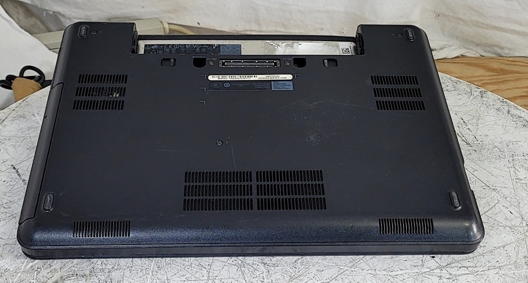 DELL LATITUDE E5440 Laptop Core I5-4300U 4GB 120GB SEE NOTES