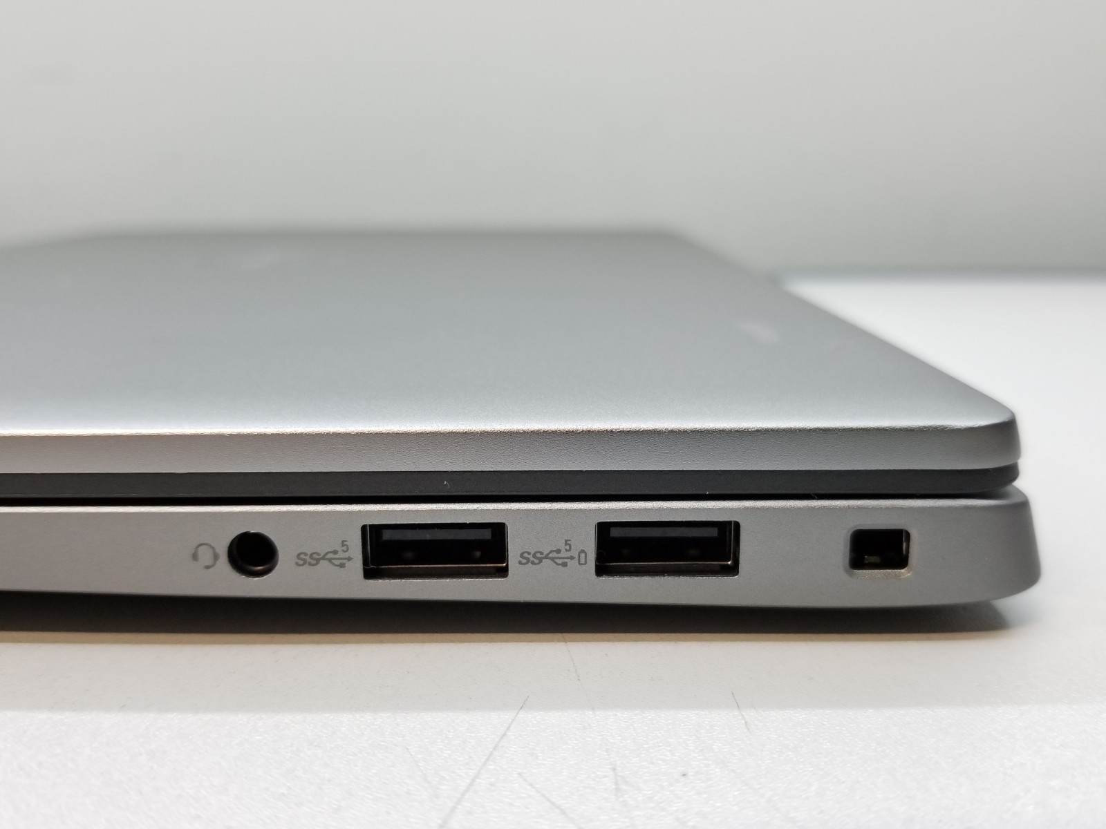 Dell Latitude 7450 14″ FHD+ Ultra 5-135U 4.4GHz 16GB RAM 256GB NVMe Win11P WRNTY