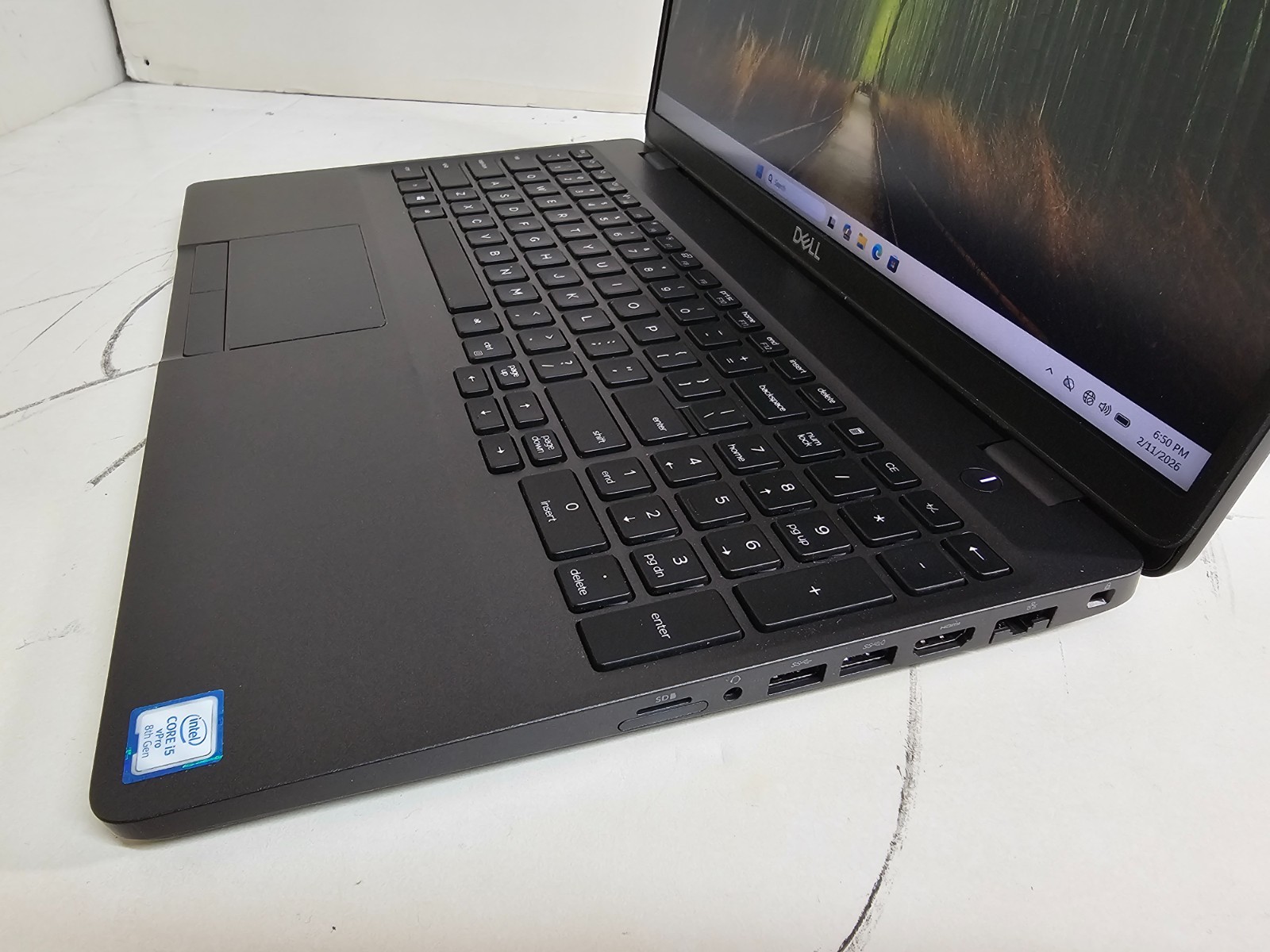 Dell Precision 3540 Laptop – 1.6 GHz i5-8365U 8GB 256GB SSD Webcam 15.6″ Full HD