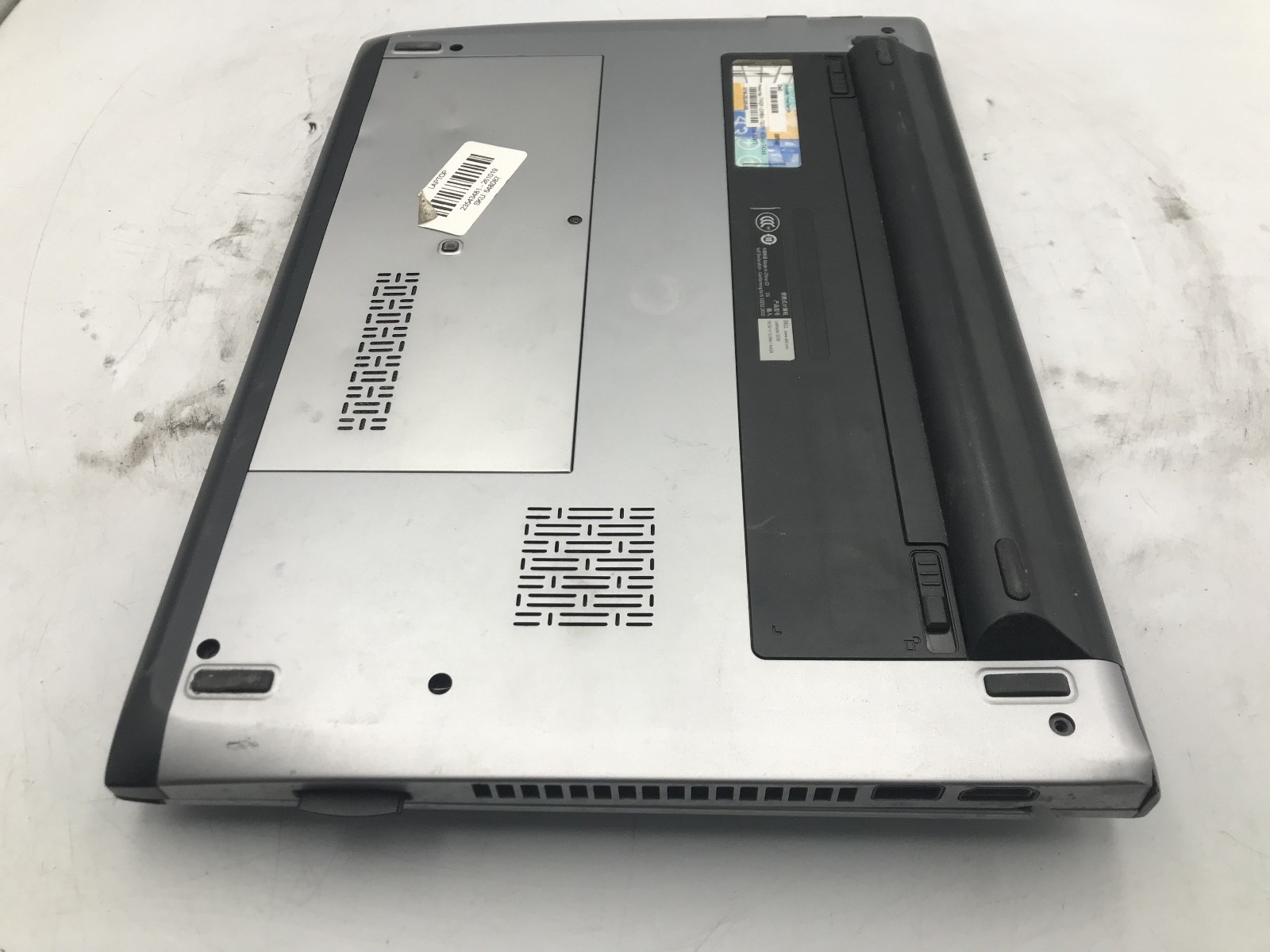 DELL LATITUDE 3330 – FOR PARTS/NO BOOT – INTEL I3 11TH GEN – NO RAM – READ – BB!