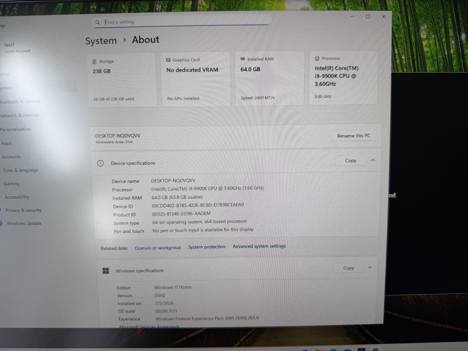 Dell Alienware Area-51m i9-9900K 3.60 64GB DDR4 256 GB M.2 RTX 2080 144mhz