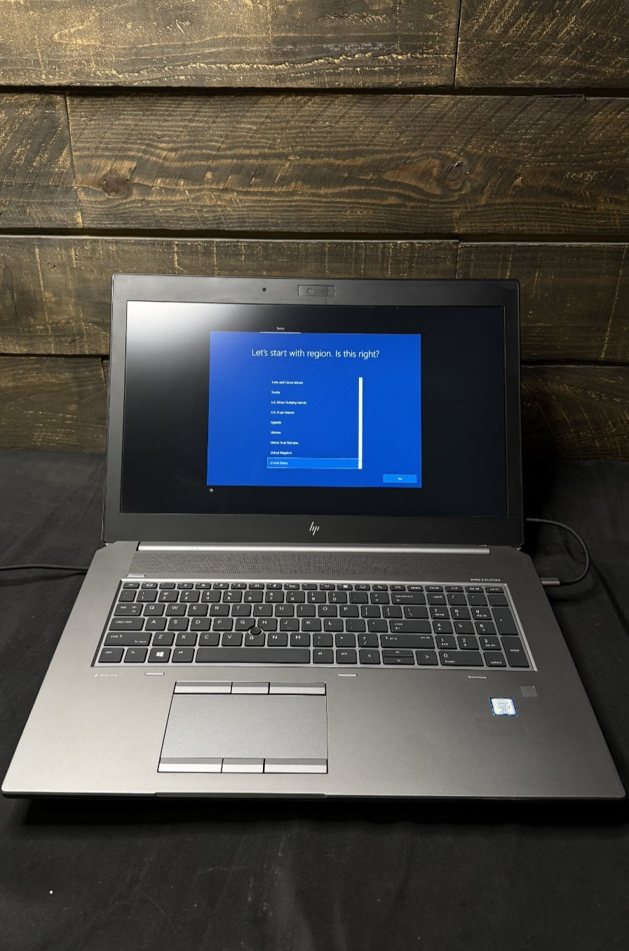 HP ZBook 17 G6 i7-9850H 256GB SSD + 240GB SSD, 32GB RAM W10 NVIDIA RTX 4000
