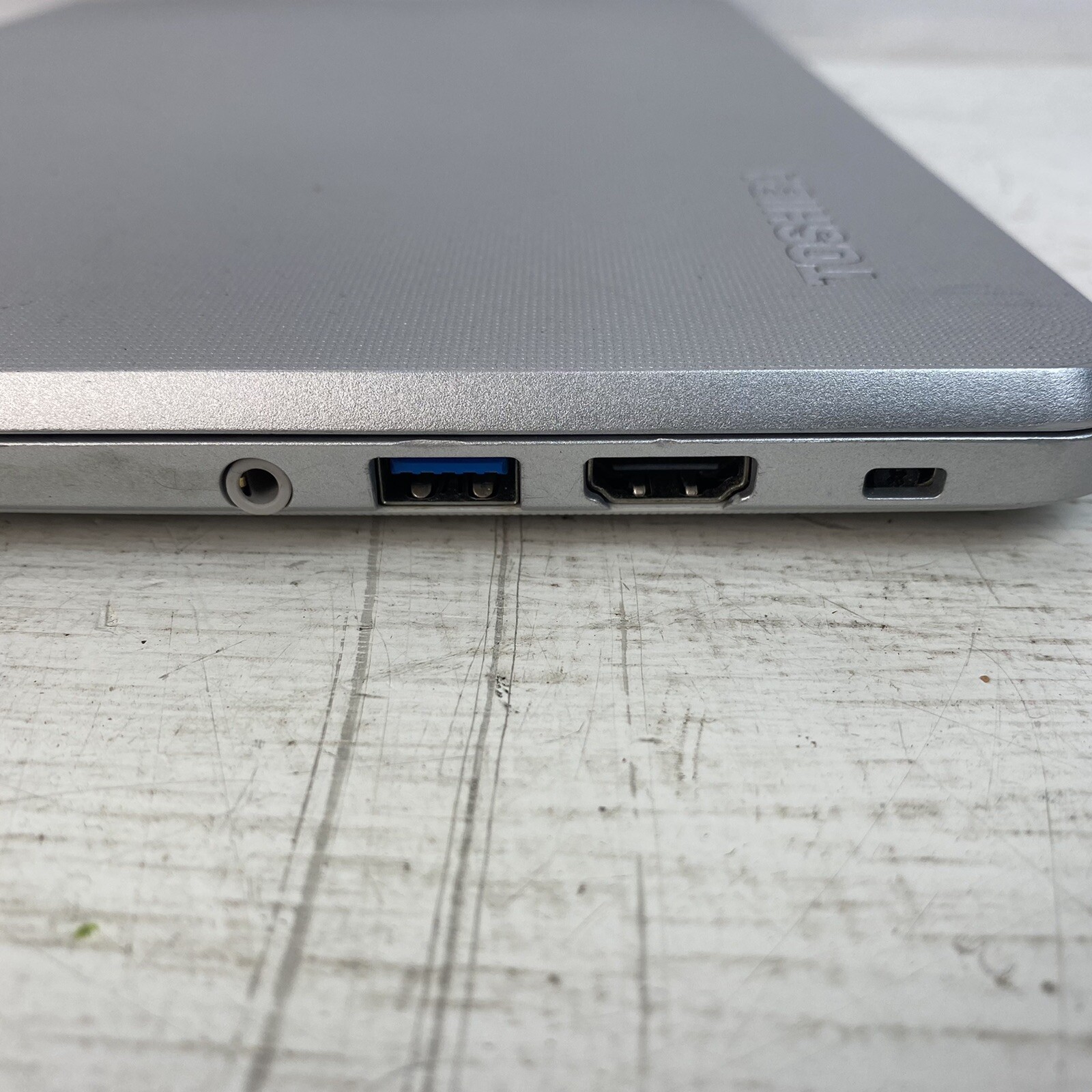 Toshiba CB30-B3122 13.3″ Chromebook 2 Intel Celeron Dual Core 16GB SSD 4GB