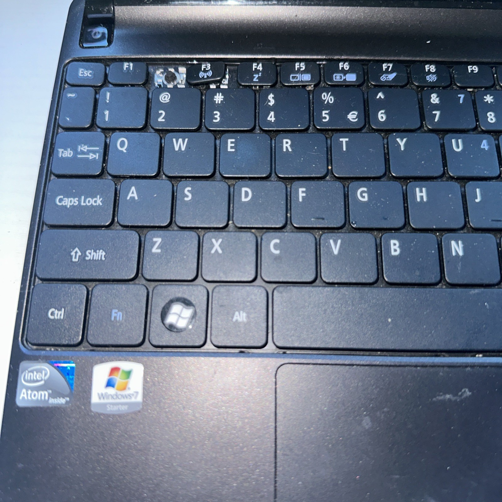 Acer Aspire One D257 10.1” Netbook Intel Atom 1GB RAM Windows 7 Starter