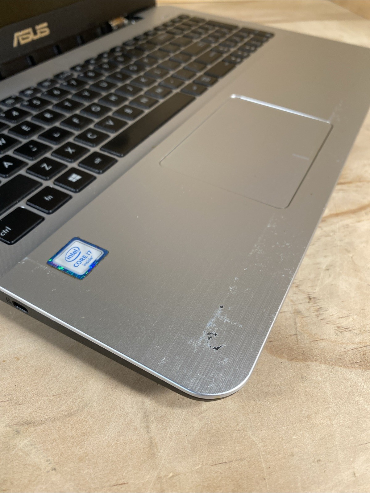 ASUS F555UA 15.6″ Laptop Intel Core i7-6500U(2.6) GHz /8GB/1Tb Hdd/bad batt