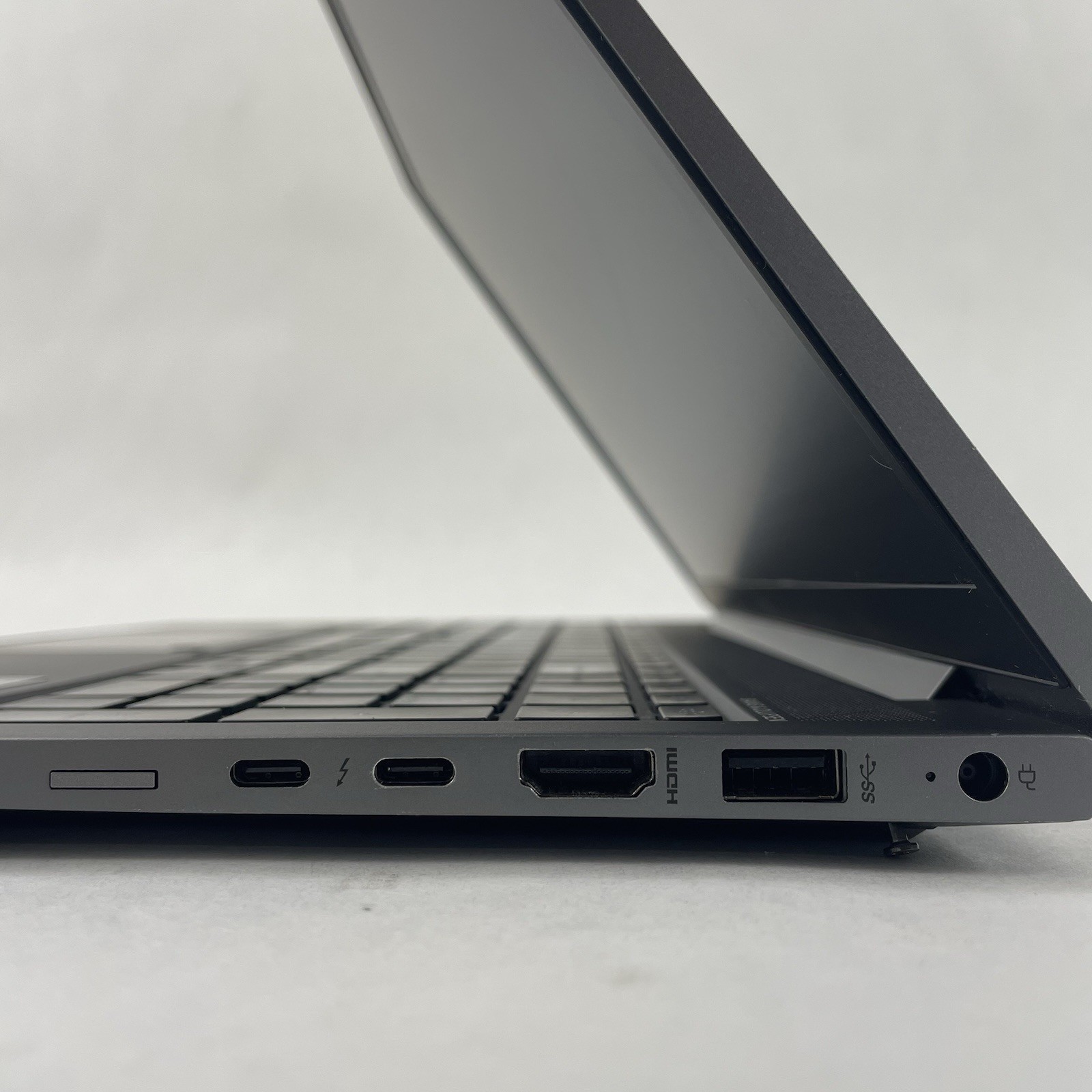 HP ZBook FireFly 15 G8 15.6″ i7-1165G7 2.80 GHz 16 GB RAM No SSD/OS/AC