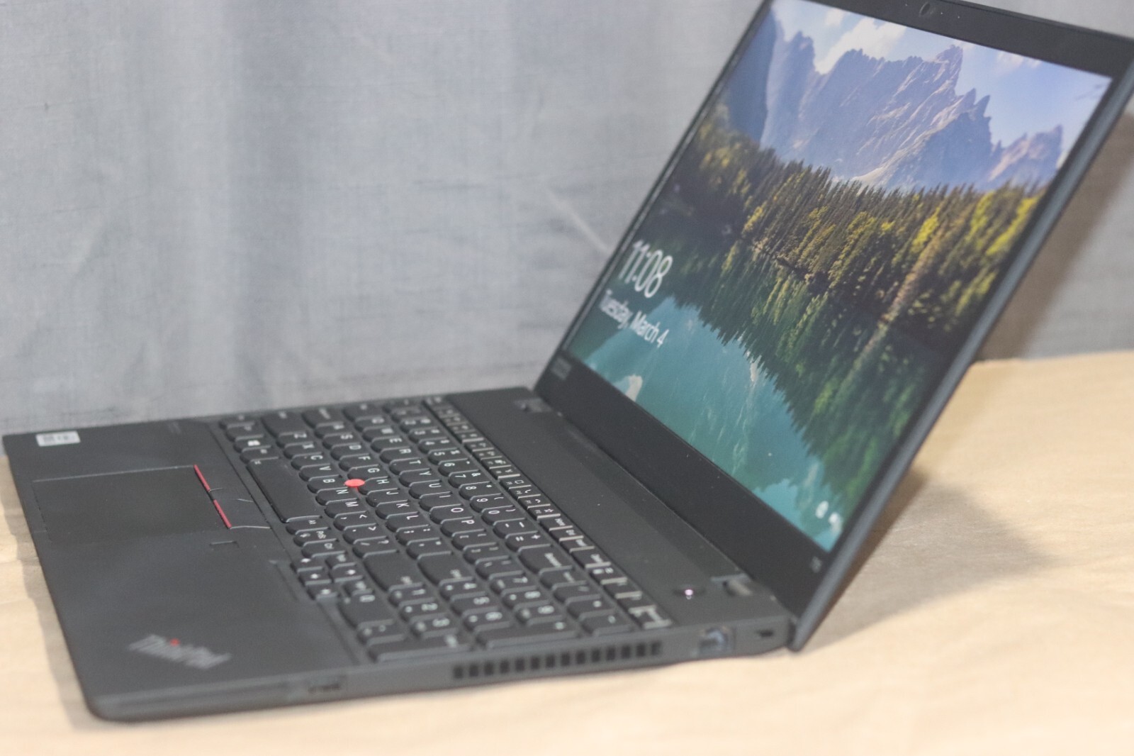 Lenovo ThinkPad T15 Gen 1 1.6 GHz i5-10210U 16GB Ram 256GB SSD – Very Good