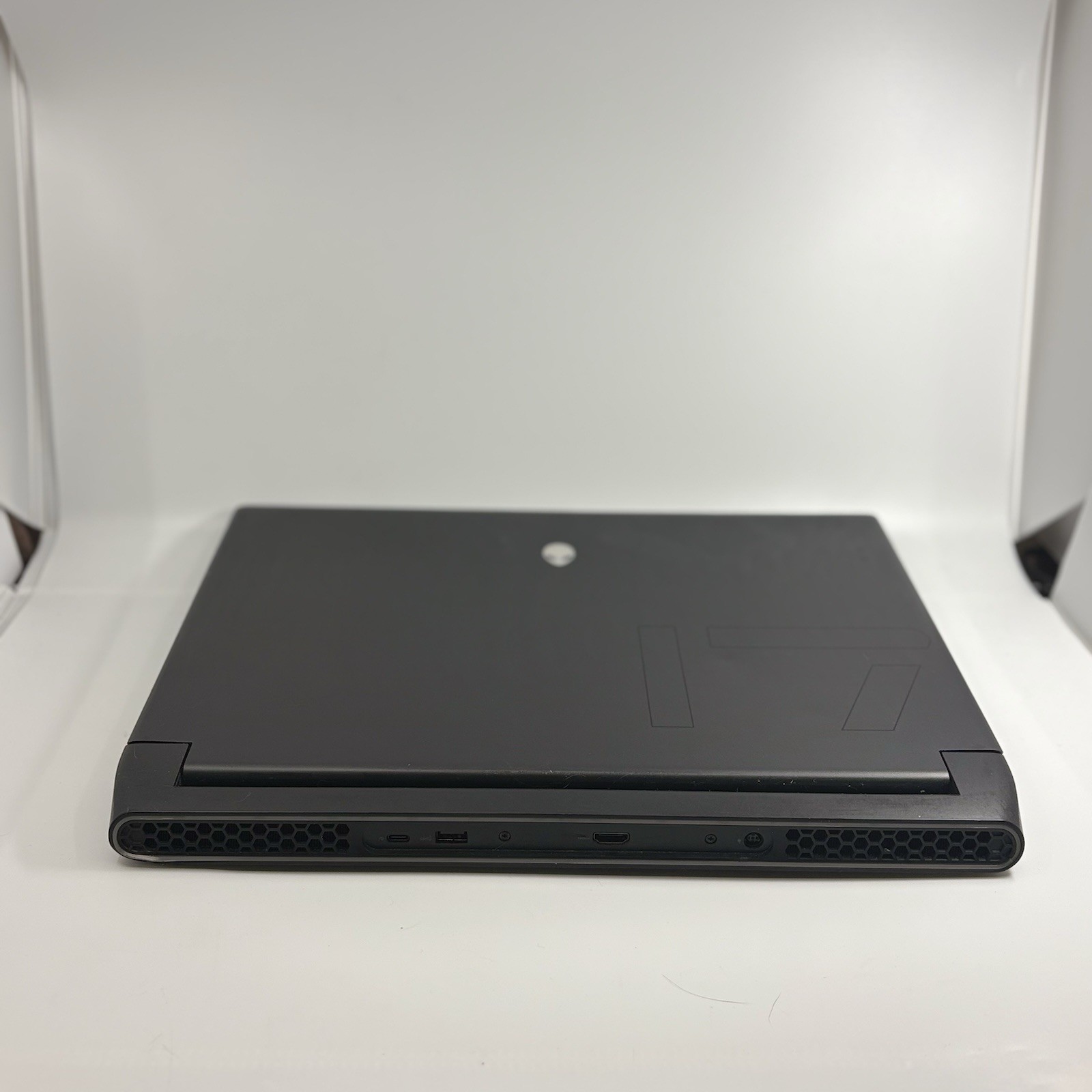 Alienware m17 R5 AMD 17.3″ Ryzen 9 6900HX 16GB DDR5 1TB SSD RTX 3070 Ti Win11H