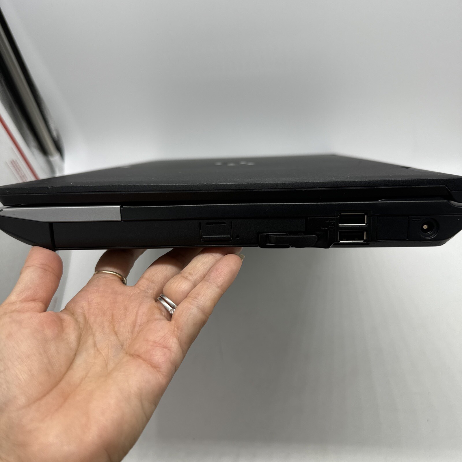 Fujitsu Lifebook E752 4GB W/ Bluetooth, DVD Writer, Tested, No Operating System