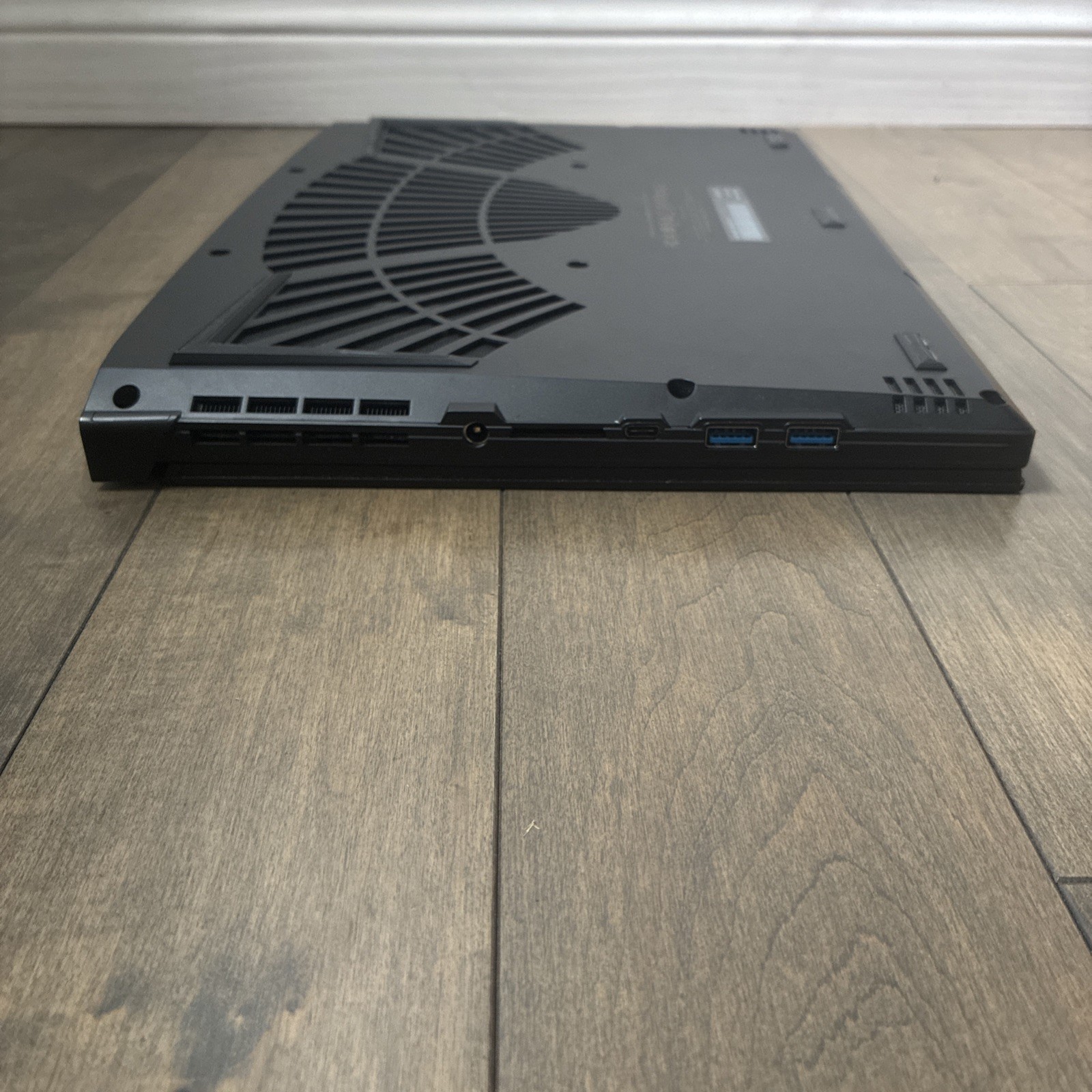 AS IS – NO RAM NO SSD – Gigabyte AORUS 15P XD RTX 3070 8GB i7-11800H Gaming