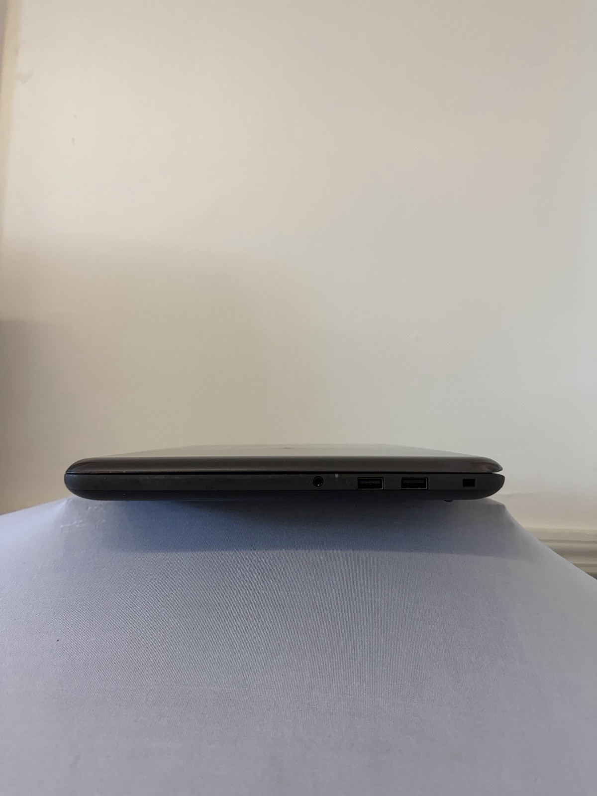 Dell Latitude 3380 Laptop – Good Screen – Intel i3-6006U – RAM 4 GB – Read Des