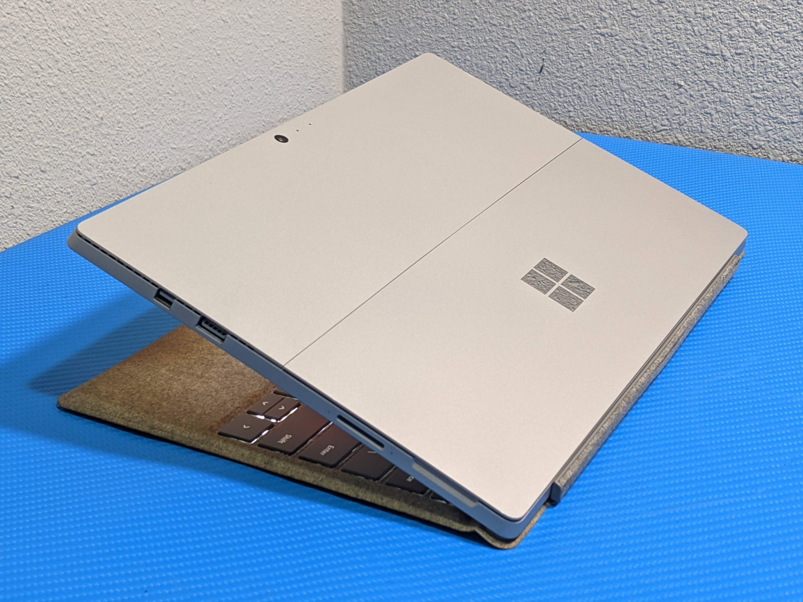 MS Surface Pro 4 1724 12.3″2736×1824 TOUCH m3-6Y30 900MHz 4GB 128GB SSD Win10Pro